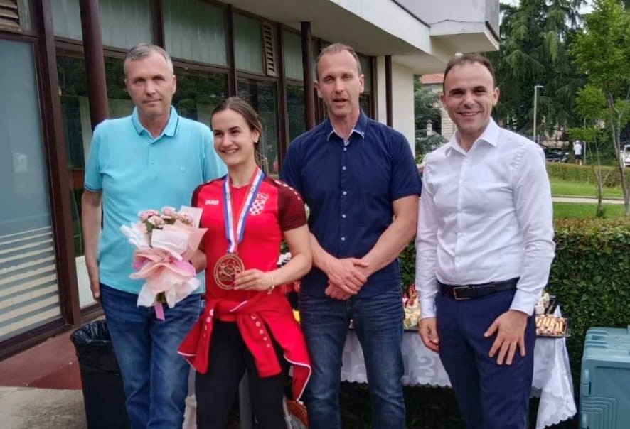 JEDINA HRVATICA KOJA SE VRAĆA S MEDALJOM Veliki europski uspjeh porečke bodybuilderice Larise Glavina
